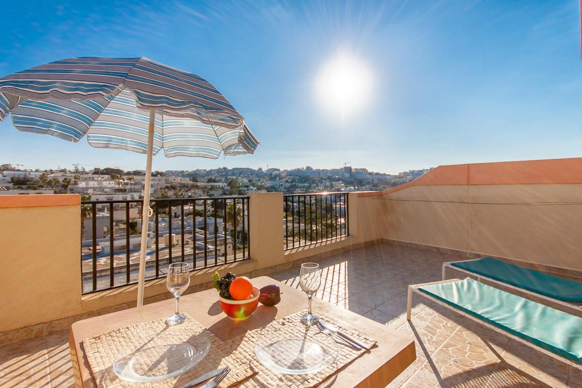 Pool & Sea Merill Apartments Mellieha Room photo