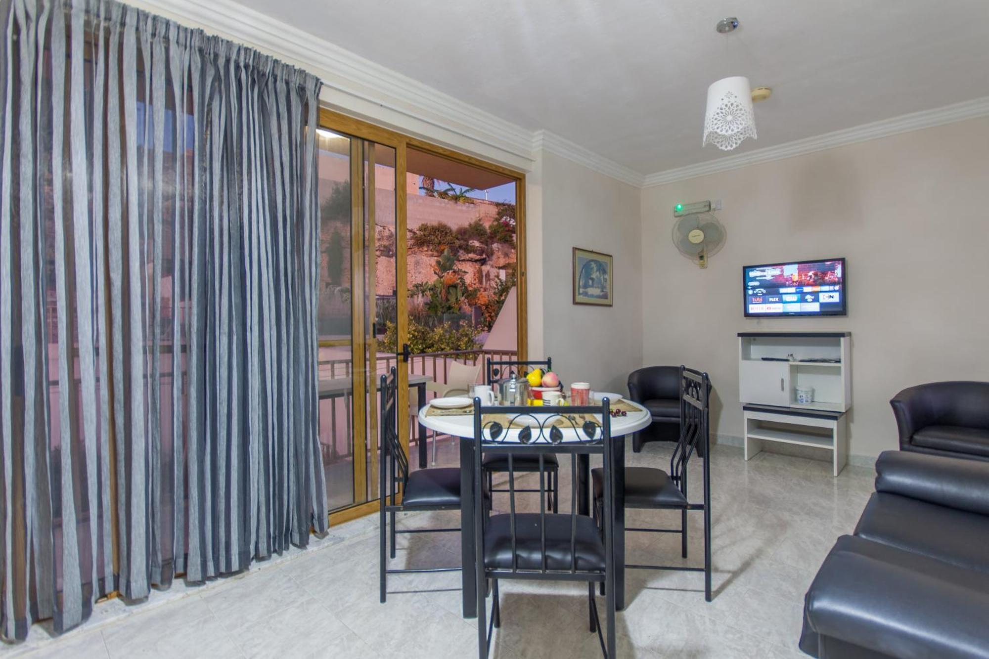 Pool & Sea Merill Apartments Mellieha Room photo